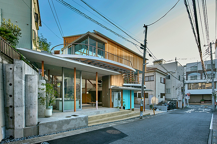 Blue Box Office | co+labo Urban Architecture @ Keio